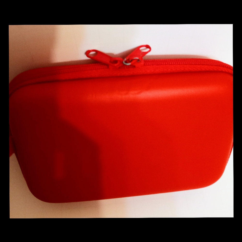 Polaroid Snap Case "Red" - Picture 11 of 14